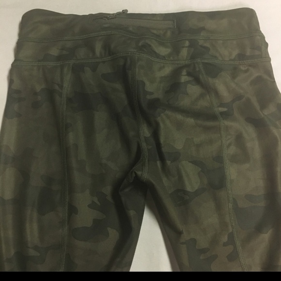 Retired Lululemon Savasana Camo size 4/2 - Picture 2 of 7